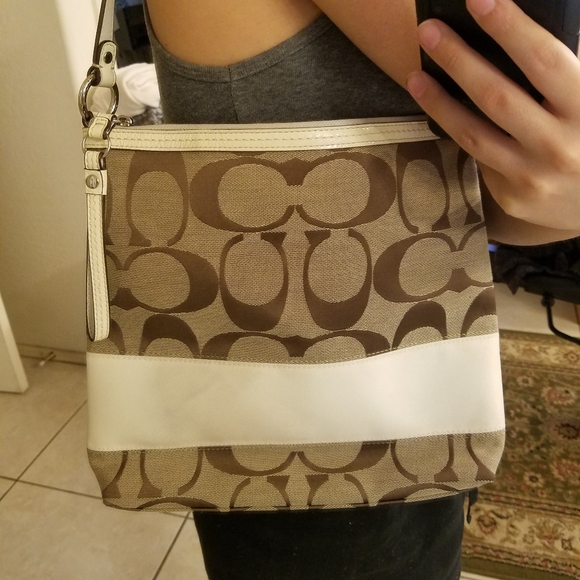 Coach | Over The Shoulder Classic Monogram Purse - Picture 7 of 7